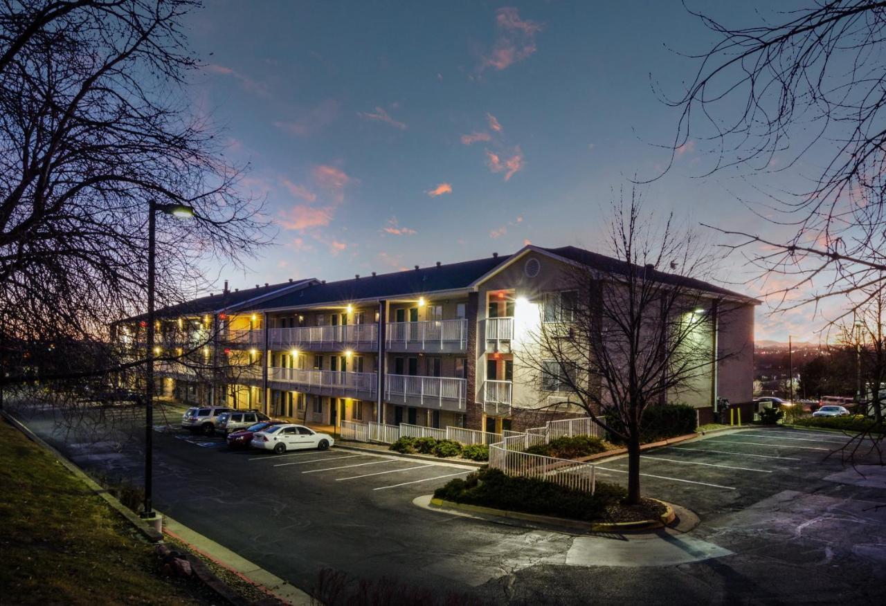 Hometowne Studios By Red Roof Denver - Thornton Buitenkant foto